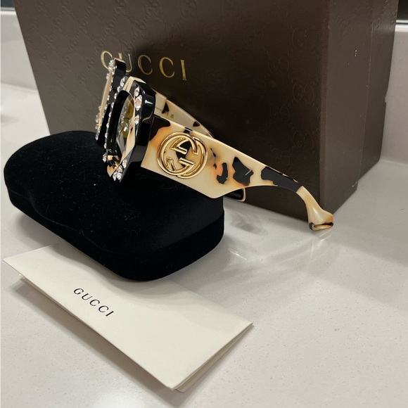 GUCCI Hollywood Forever Woman’s Sunglasses - Picture 11 of 16